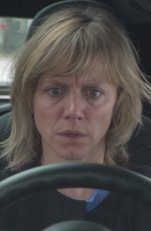 Luider dan haar schreeuw Trailer