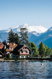 Maisons et hôtels de légende : Auberge du Père Bise Trailer