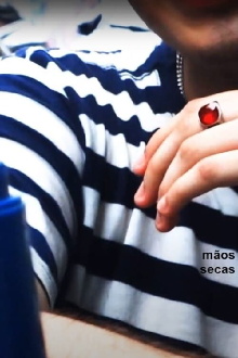 mãos secas Trailer