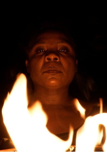 Medeia Negra Contemporânea Trailer