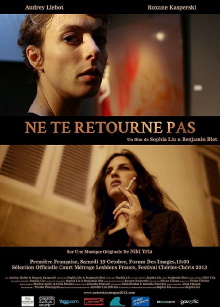 Ne te retourne pas Trailer