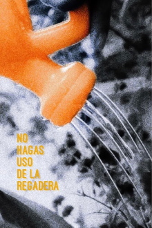 No hagas uso de la regadera Trailer