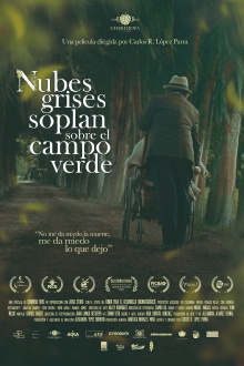 Nubes grises soplan sobre el campo verde Trailer