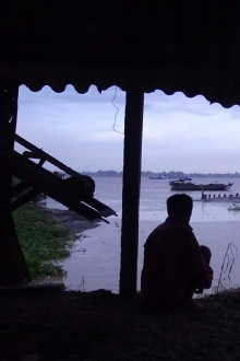 Trăng trên lò gạch Trailer