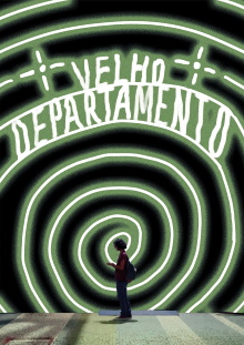 Velho Departamento Trailer
