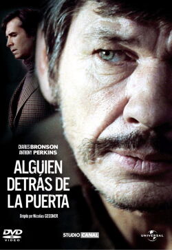 Alguien detrás de la puerta (1971)