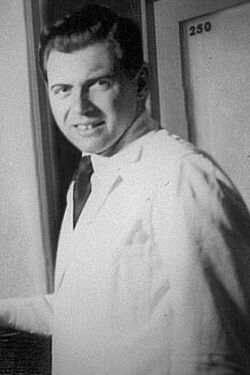 Après la guerre, l'ombre et la lumière : Josef Mengele, l'insaisissable (2018)