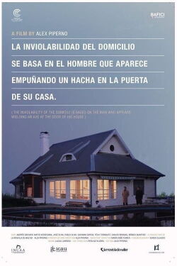La inviolabilidad del domicilio se basa en el hombre que aparece empuñando un hacha en la puerta de su casa (2011)