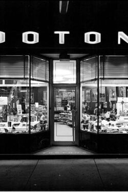 Tooton's Photography: In The Business Of Making Memories (2018)