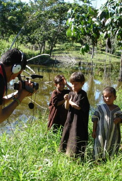 A Gente Luta Mas Come Fruta (2006) A Gente Luta Mas Come Fruta (2006)