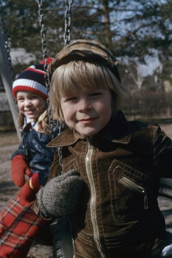 Aikapoika ja mono (1976)