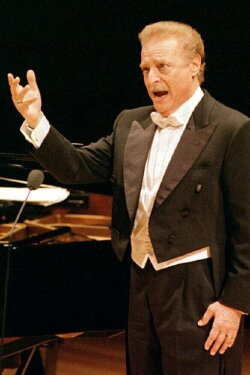 Alfredo Kraus - Concert in Buenos Aires (Teatro Colon) (1989) Alfredo Kraus - Concert in Buenos Aires (Teatro Colon) (1989)