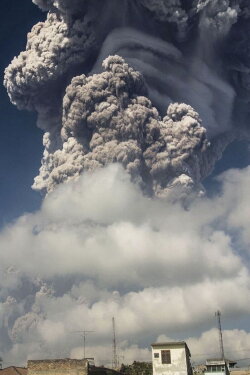 Ash Cloud: The Week the World Stopped (2022) Ash Cloud: The Week the World Stopped (2022)