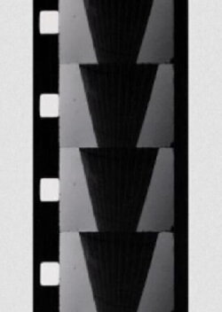 Chutes de trois gouttes de mezcal dans une coupe de champagne (1983) Chutes de trois gouttes de mezcal dans une coupe de champagne (1983)