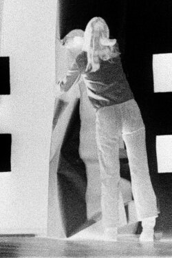 Cutting Light and Dark Holes (1975) Cutting Light and Dark Holes (1975)