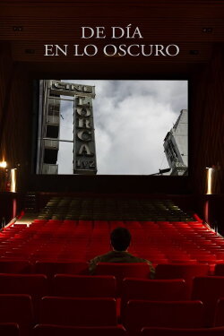 De día, en lo oscuro (2022) De día, en lo oscuro (2022)