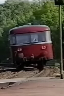 Dsts 80500 - eine ungewöhnliche Zugfahrt (1992) Dsts 80500 - eine ungewöhnliche Zugfahrt (1992)