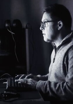 Embedded (2020)
