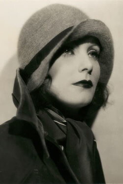 Fröken, Ni liknar Greta Garbo! (1931) Fröken, Ni liknar Greta Garbo! (1931)