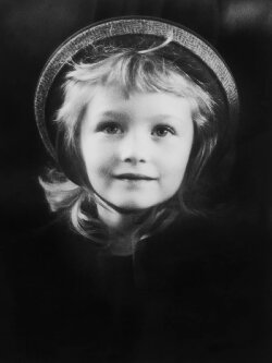 I’m the Girl - The Story of a Photograph (2023)