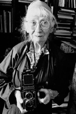 Imogen Cunningham, photographer (1970) Imogen Cunningham, photographer (1970)