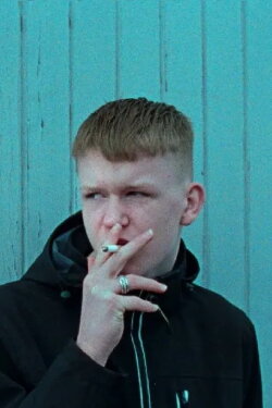 Jongen van hout (2022)