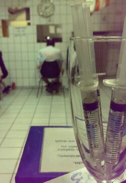Junkies, Dealer, Polizei - Frankfurts Drogenpolitik auf dem Prüfstand (2017) Junkies, Dealer, Polizei - Frankfurts Drogenpolitik auf dem Prüfstand (2017)
