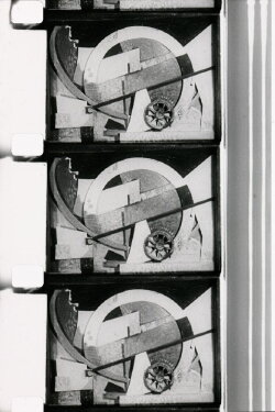 La Clef de L'horloge (Poème cinémathographique en l’honneur de Kurt Schwitters) (1958) La Clef de L'horloge (Poème cinémathographique en l’honneur de Kurt Schwitters) (1958)
