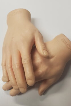Les Petites Mains (2020) Les Petites Mains (2020)