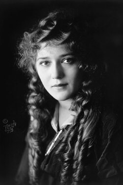 Mary Pickford (2005) Mary Pickford (2005)
