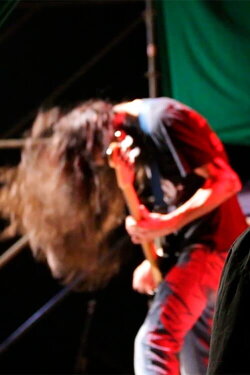 Metal Andino: Guitarras, Bajo y Batería en los Andes (2021) Metal Andino: Guitarras, Bajo y Batería en los Andes (2021)