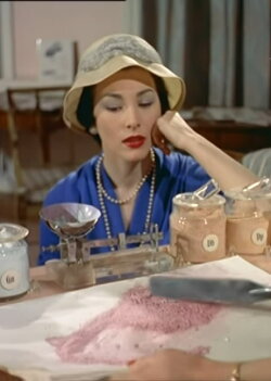 Mixing Face Powder (1958) Mixing Face Powder (1958)