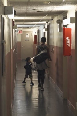 Mornings: Portraits of Mothers in Homelessness (2023)