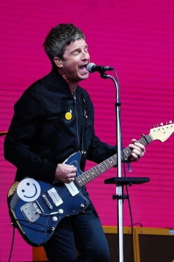 Noel Gallagher’s High Flying Birds at Glastonbury 2022 (2022) Noel Gallagher’s High Flying Birds at Glastonbury 2022 (2022)