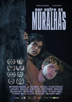 Por Entre As Muralhas (2021) Por Entre As Muralhas (2021)