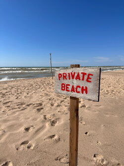 Private Beach (2023) Private Beach (2023)