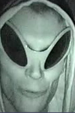 Roommate Alien Prank Goes Bad (2008) Roommate Alien Prank Goes Bad (2008)