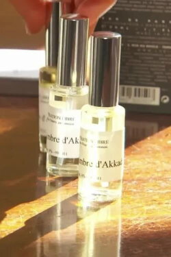 SECRETS DE PARFUMEUR (2011)