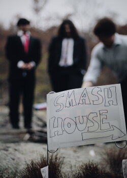Smash House (2017)