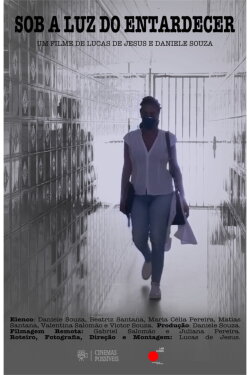 Sob a Luz do Entardecer (2021)