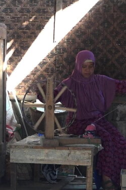 Spinning Yarn (2022)