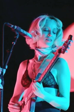 St. Vincent: Life is Beautiful USA 2021 (2021) St. Vincent: Life is Beautiful USA 2021 (2021)