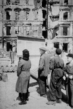 Stalingrad, la plus grande bataille de la plus grande des guerres (2001)