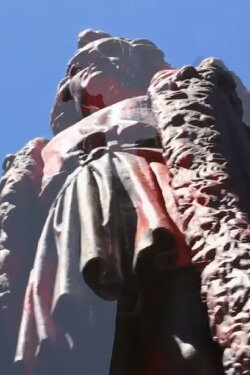 Statua (2019) Statua (2019)