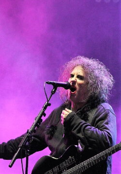 The Cure Aux Viellies Charrues (2012)
