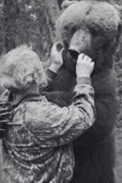 The Man Who Lives with Bears (2008)