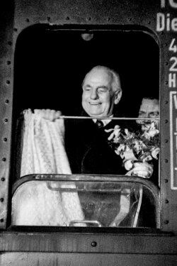 The President of the GDR Wilhelm Pieck in Warsaw (1950) The President of the GDR Wilhelm Pieck in Warsaw (1950)