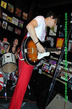The White Stripes: Live at Fallout Records (2020) The White Stripes: Live at Fallout Records (2020)