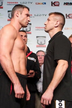 Vitali Klitschko vs. Tomasz Adamek (2011) Vitali Klitschko vs. Tomasz Adamek (2011)