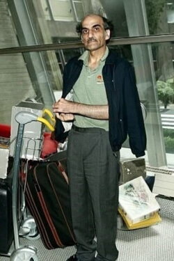 Waiting for Godot at De Gaulle (2000) Waiting for Godot at De Gaulle (2000)